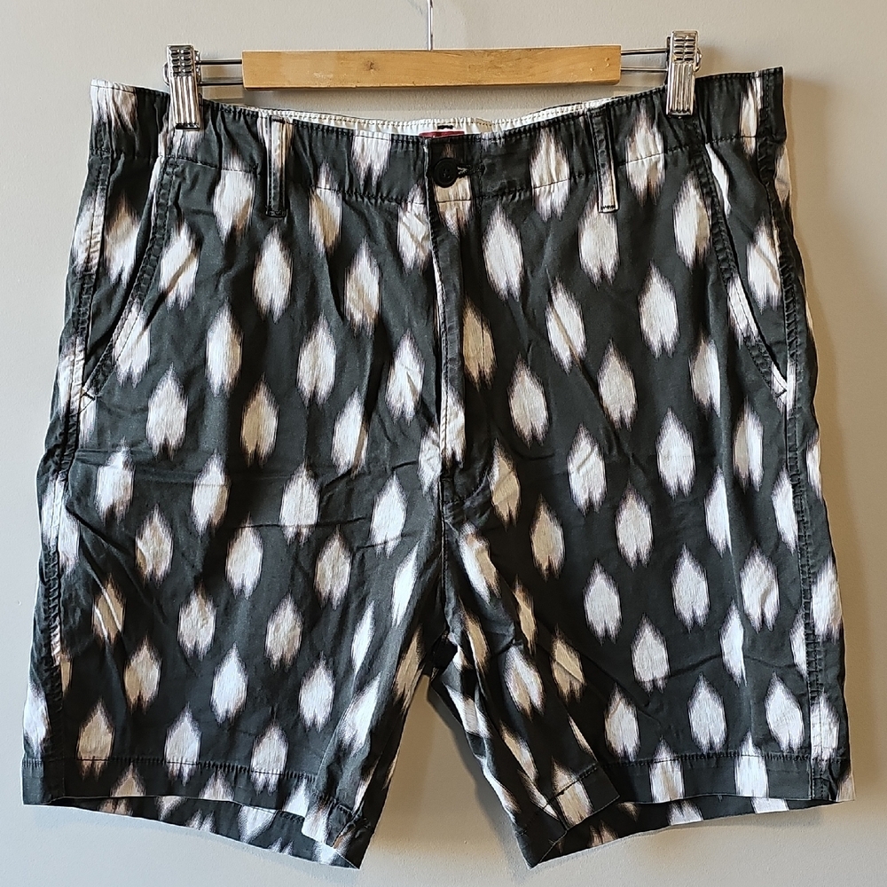 Levi's Large White Chino Shorts
